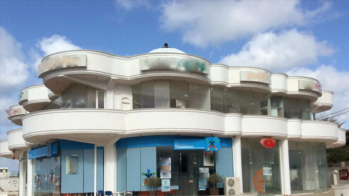 εμπορικό ακίνητο προς πώληση 600 τ.μ Σαρωνίδα Υπόλοιπη Αττικής