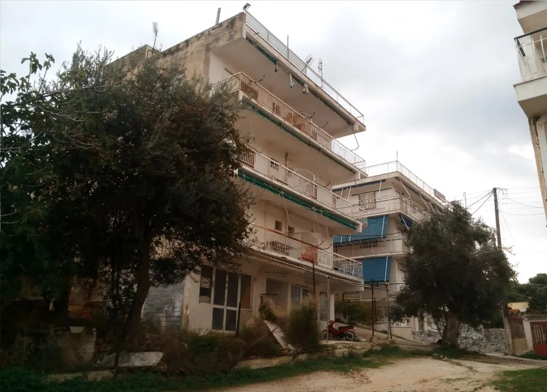 κτίριο προς πώληση 600 τ.μ Λουτράκι-Περαχώρα Κορινθία