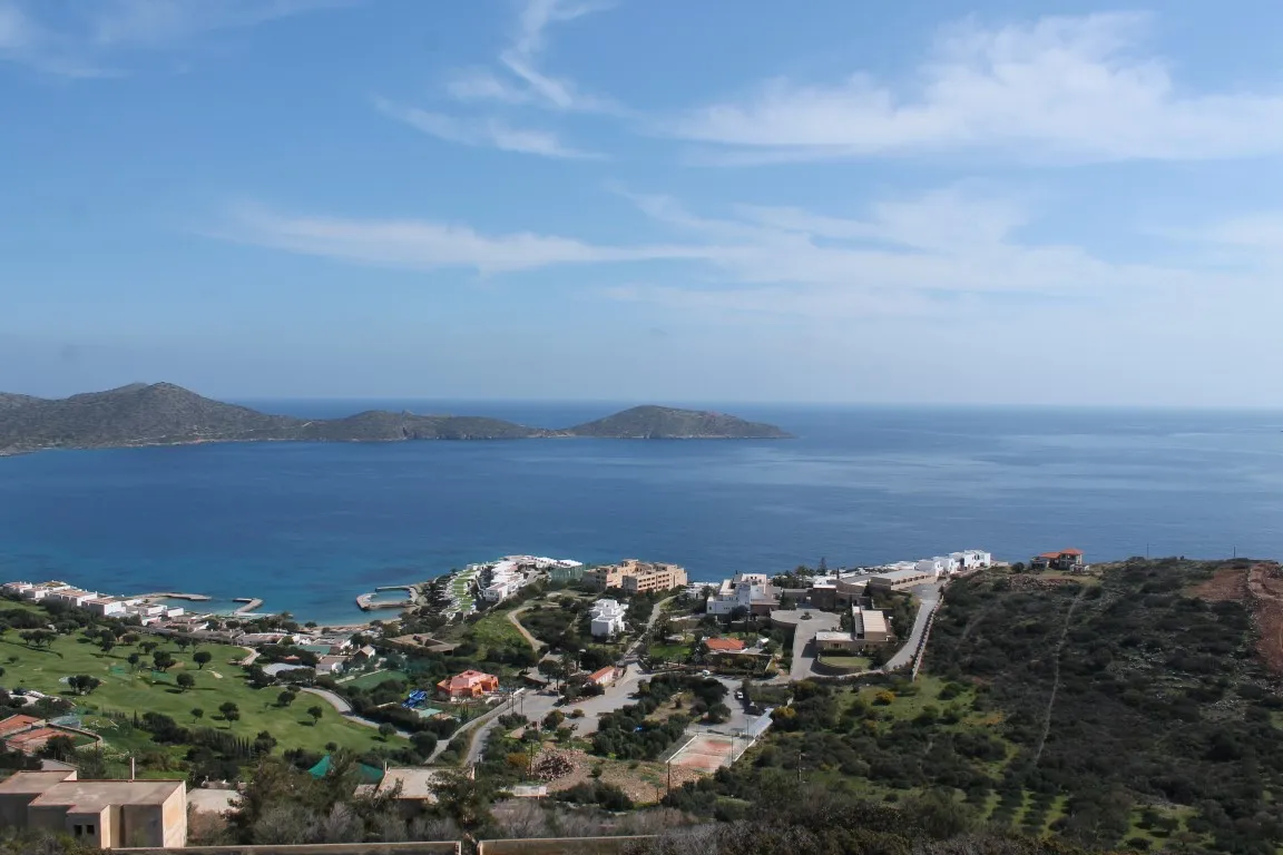 γη προς πώληση 1770 τ.μ Ελούντα Νομός Λασιθίου