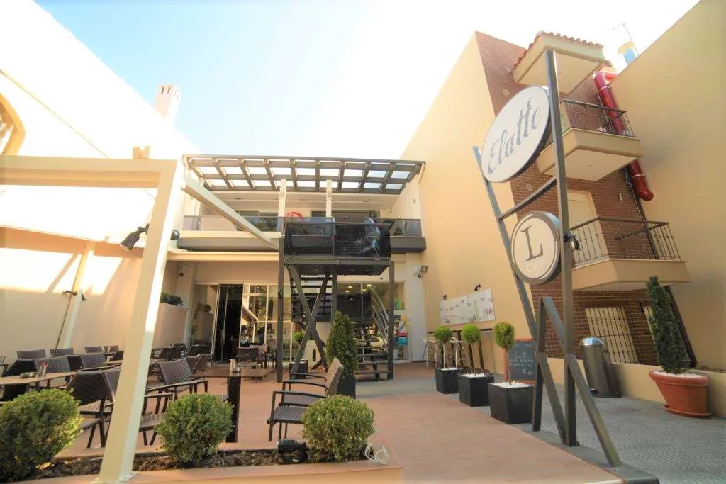 εμπορικό ακίνητο προς πώληση 900 τ.μ Μίκρα Προάστια Θεσσαλονίκης