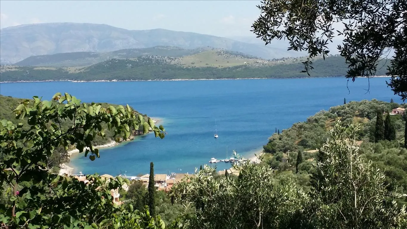 γη προς πώληση 2400 τ.μ Κέρκυρα Νομός Κέρκυρας