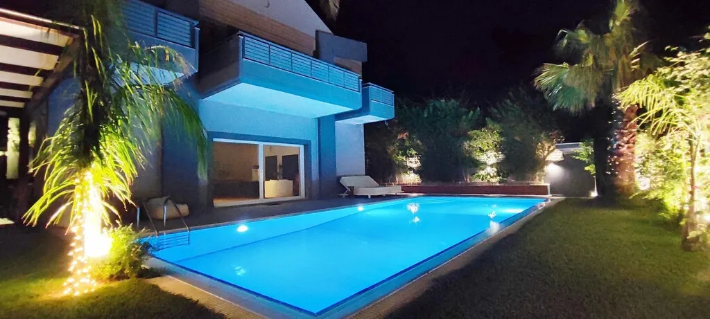 βίλα προς πώληση 290 τ.μ Καλύβια Θορικού Υπόλοιπη Αττικής