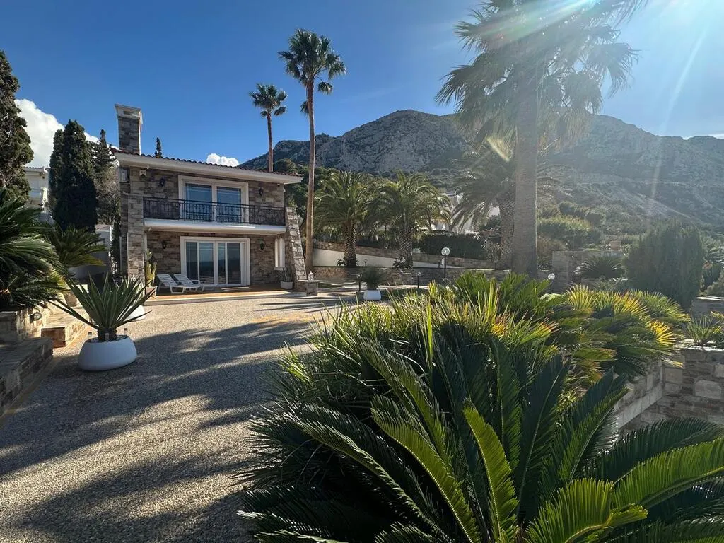 βίλα προς πώληση 165 τ.μ Παλαιά Φώκαια Υπόλοιπη Αττικής