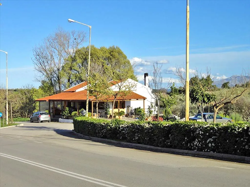 επιχείρηση προς πώληση  τ.μ Λίμνη Εύβοια