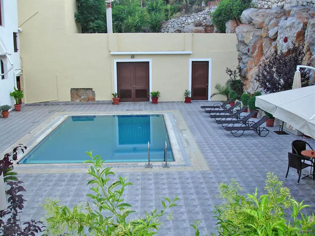 ξενοδοχείο προς πώληση 1300 τ.μ Τροιζήνα Νησιά Αργοσαρωνικού