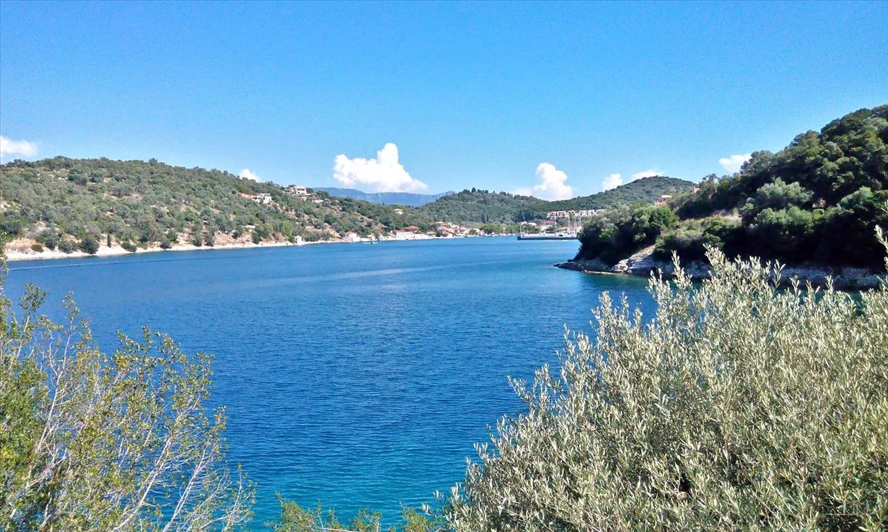 γη προς πώληση 3800 τ.μ Μεγανήσι Νομός Λευκάδας