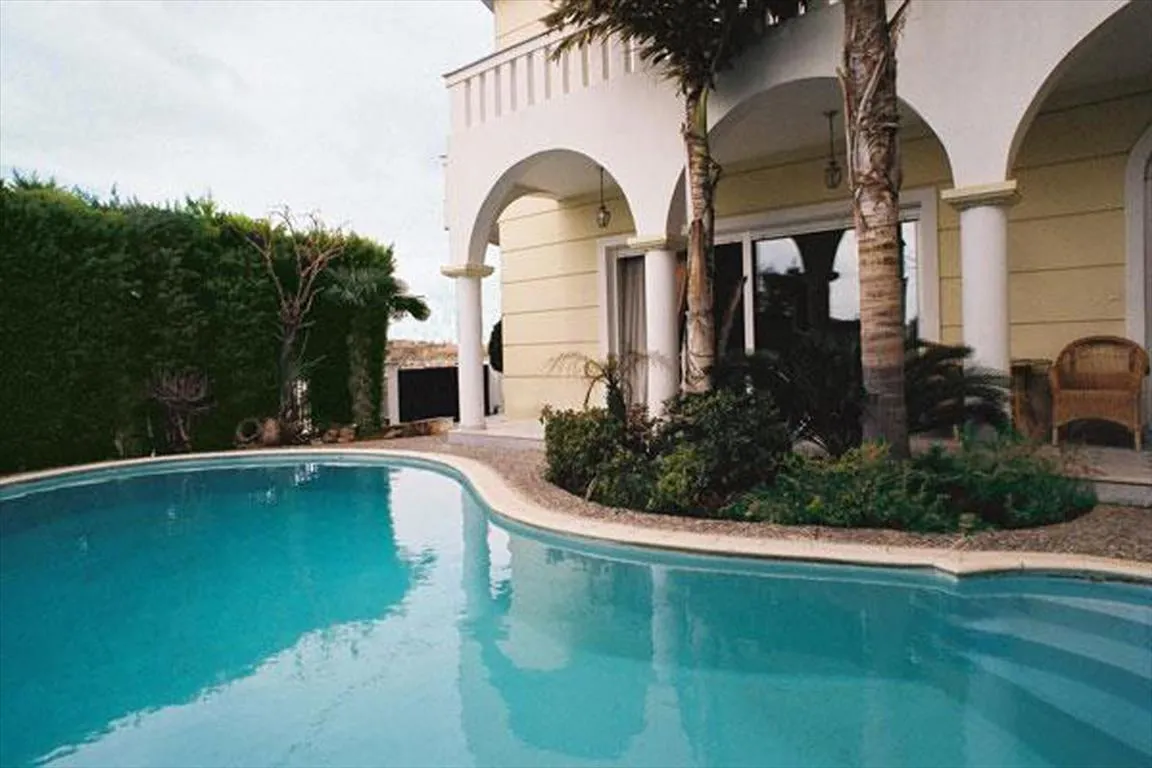 βίλα προς πώληση 360 τ.μ Άλιμος Νότια Αθήνας