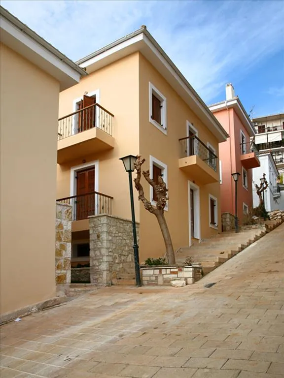 επιχείρηση προς πώληση 350 τ.μ Δελφοί Φωκίδα