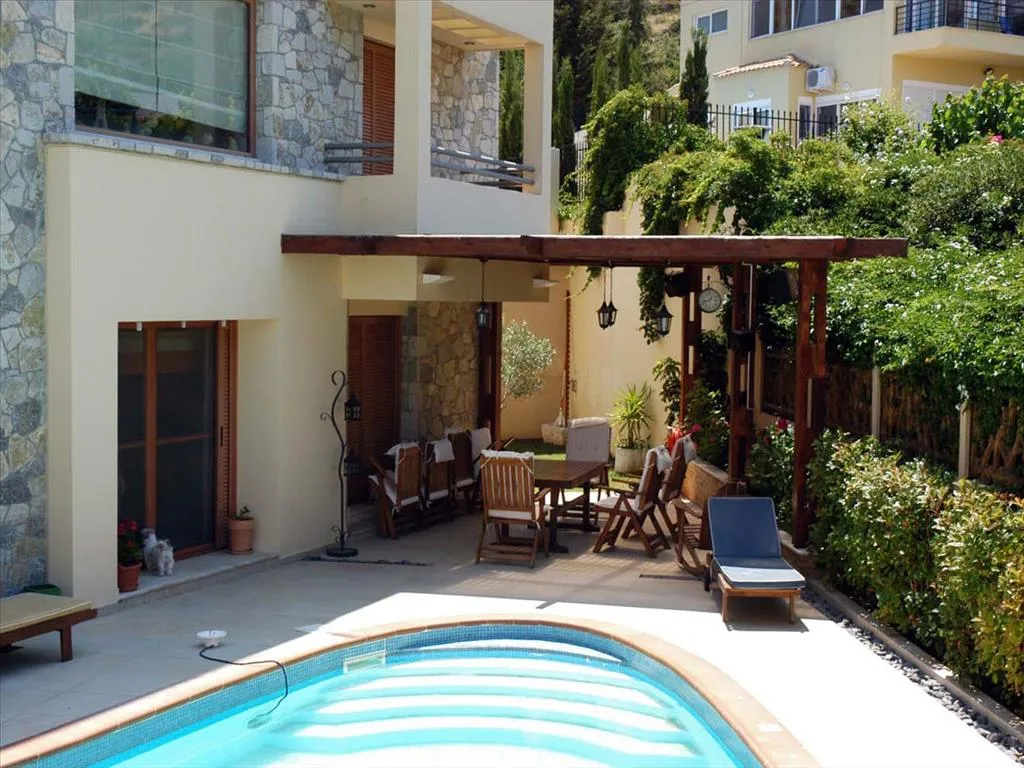 βίλα προς πώληση 450 τ.μ Παλαιά Φώκαια Υπόλοιπη Αττικής