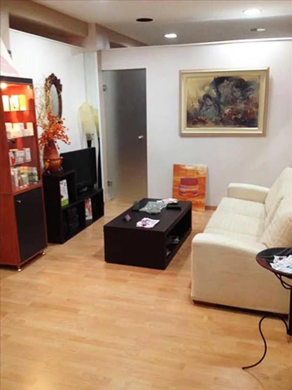 εμπορικό ακίνητο προς πώληση 90 τ.μ Γλυφάδα Νότια Αθήνας