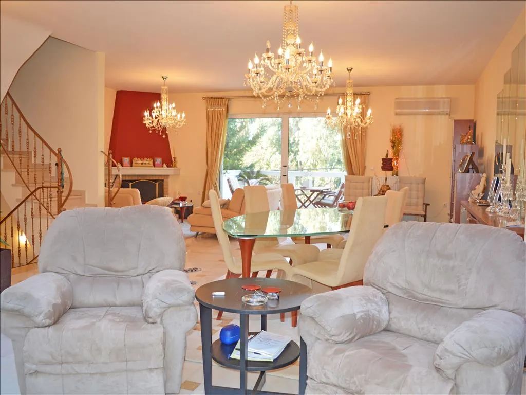 μεζονέτα προς πώληση 430 τ.μ Βούλα Νότια Αθήνας