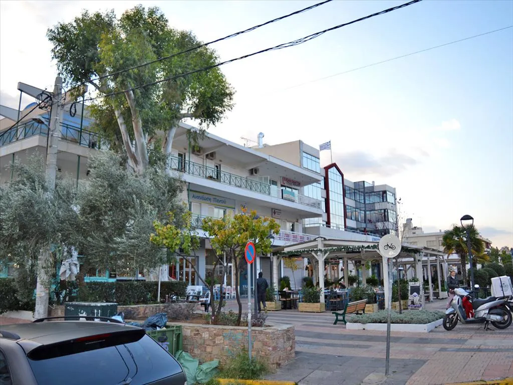 εμπορικό ακίνητο προς πώληση 2300 τ.μ Βούλα Νότια Αθήνας