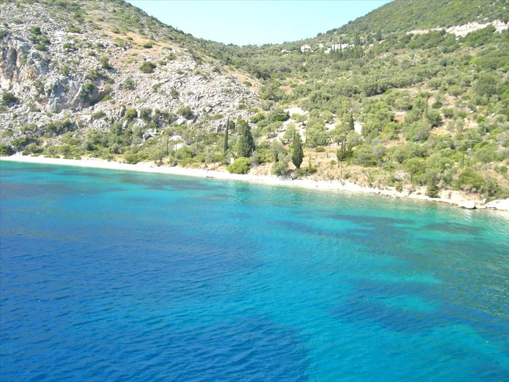 γη προς πώληση 2000 τ.μ Ιθάκη Νομός Κεφαλληνίας