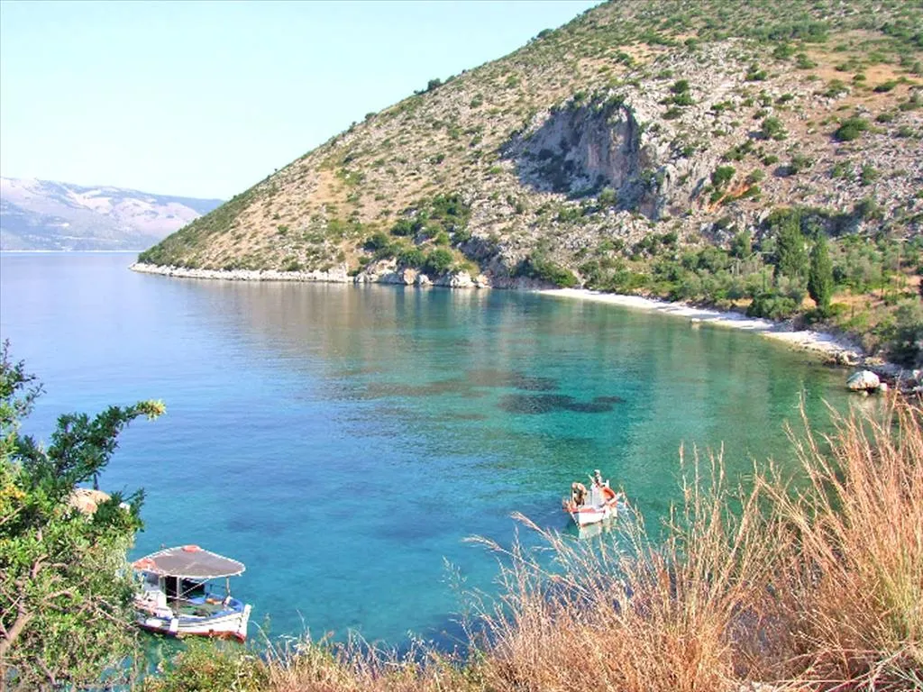 γη προς πώληση 2000 τ.μ Ιθάκη Νομός Κεφαλληνίας