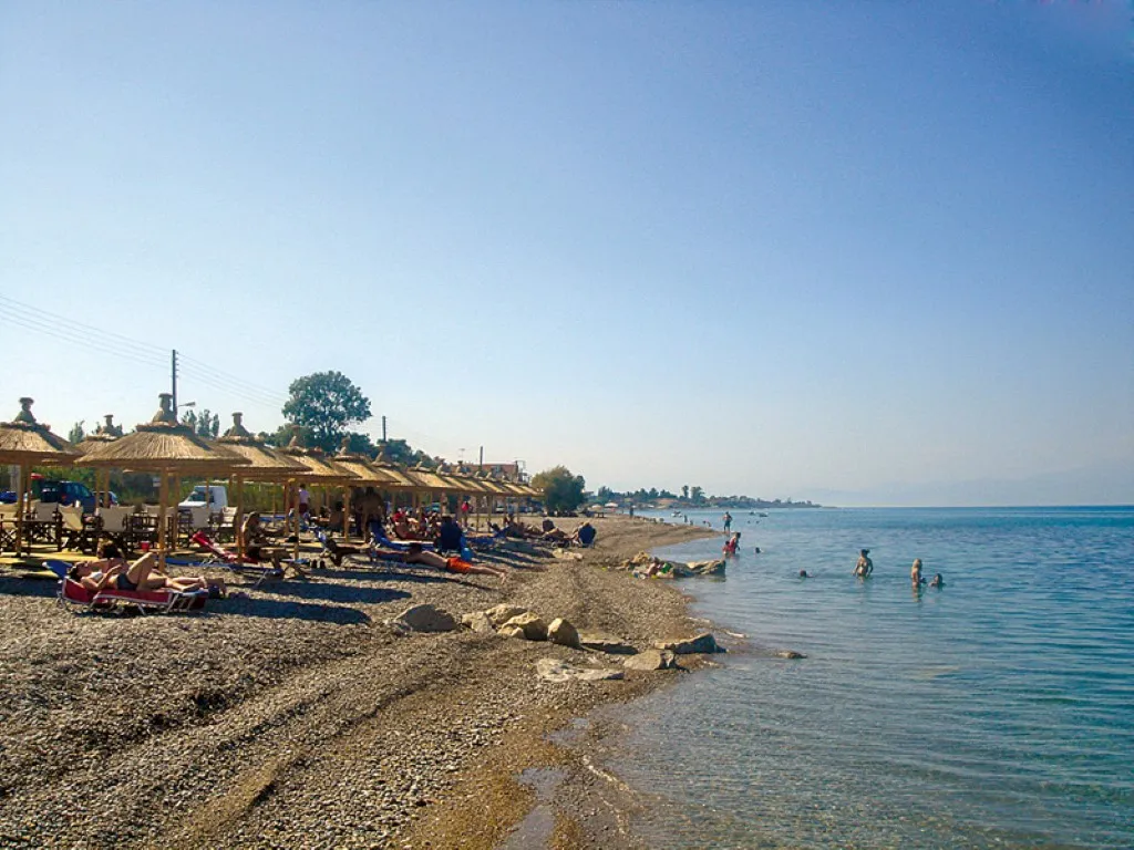 ξενοδοχείο προς πώληση 2500 τ.μ Βέλο Κορινθία