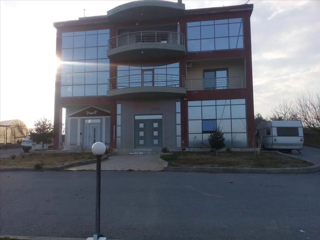 επιχείρηση προς πώληση 1650 τ.μ  Νομός Πιερίας