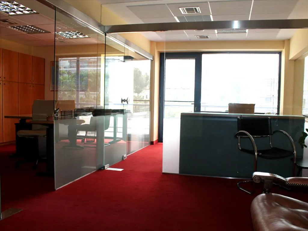 εμπορικό ακίνητο προς πώληση 140 τ.μ Γλυφάδα Νότια Αθήνας