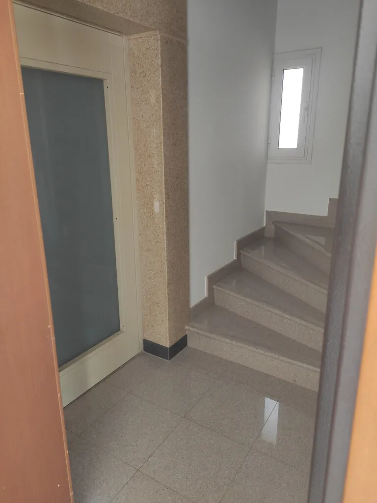 επιχείρηση προς πώληση 450 τ.μ Γλυφάδα Νότια Αθήνας