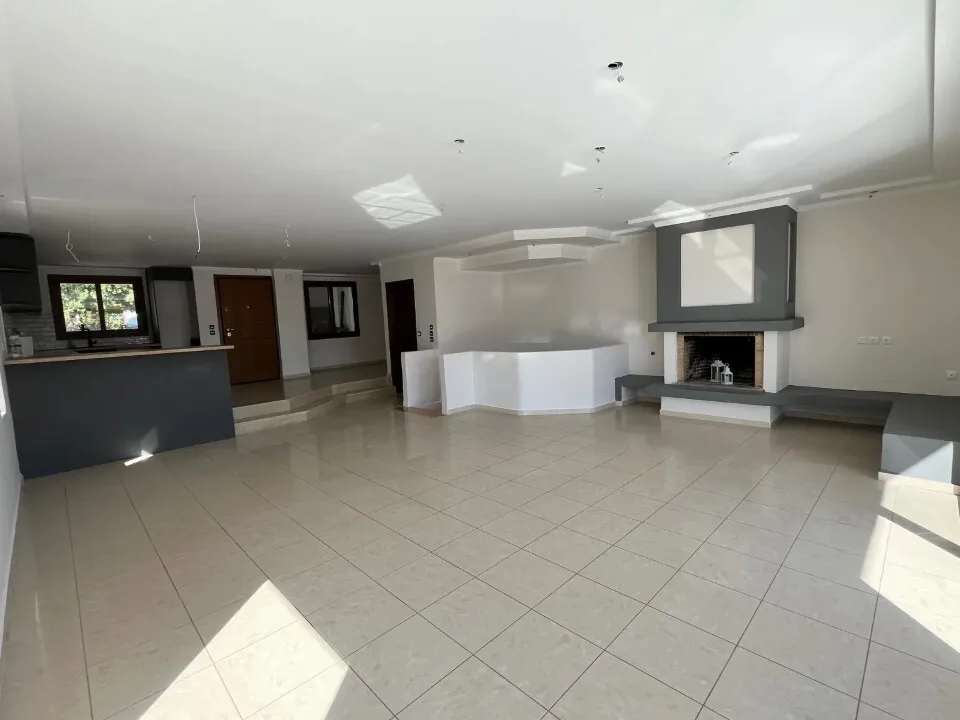 μεζονέτα προς πώληση 185 τ.μ Πανόραμα Προάστια Θεσσαλονίκης