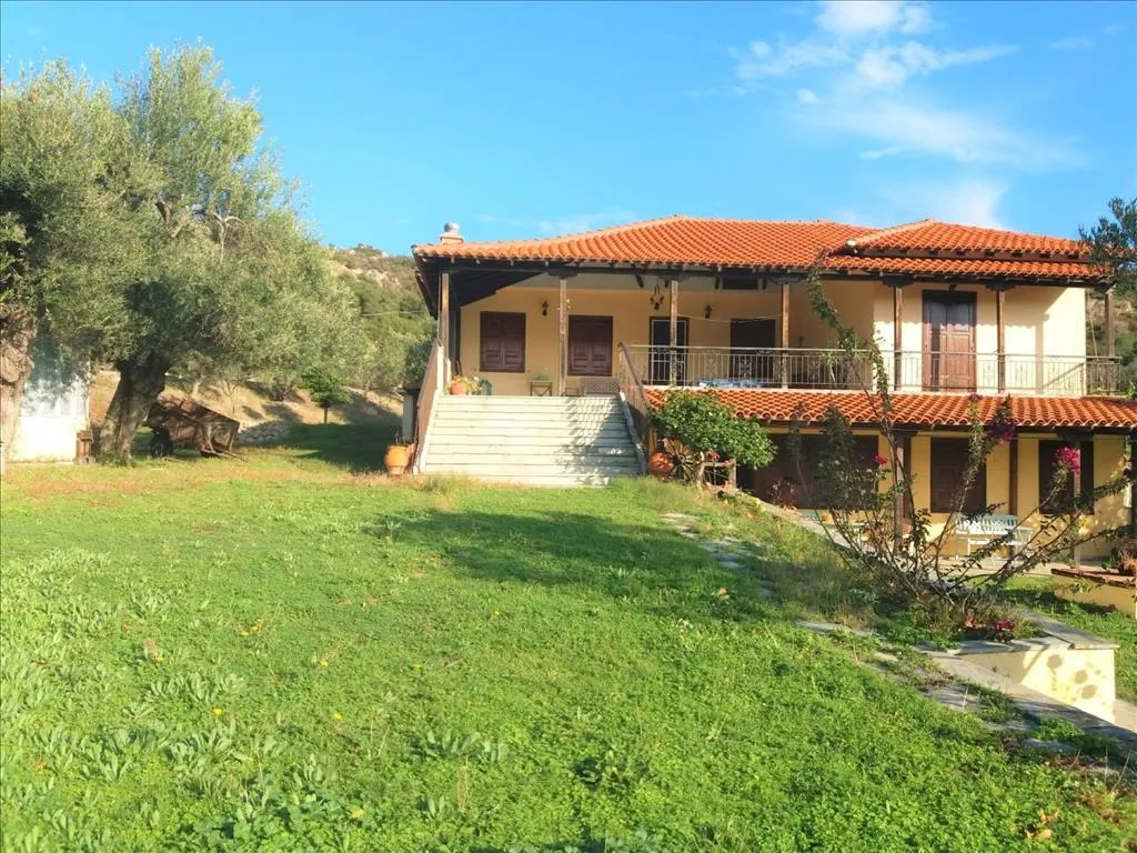 μονοκατοικία προς πώληση 220 τ.μ Σιθωνία Χαλκιδική