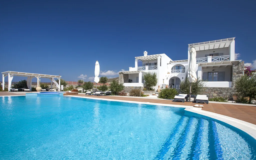 ξενοδοχείο προς πώληση 825 τ.μ Μήλος Κυκλάδες