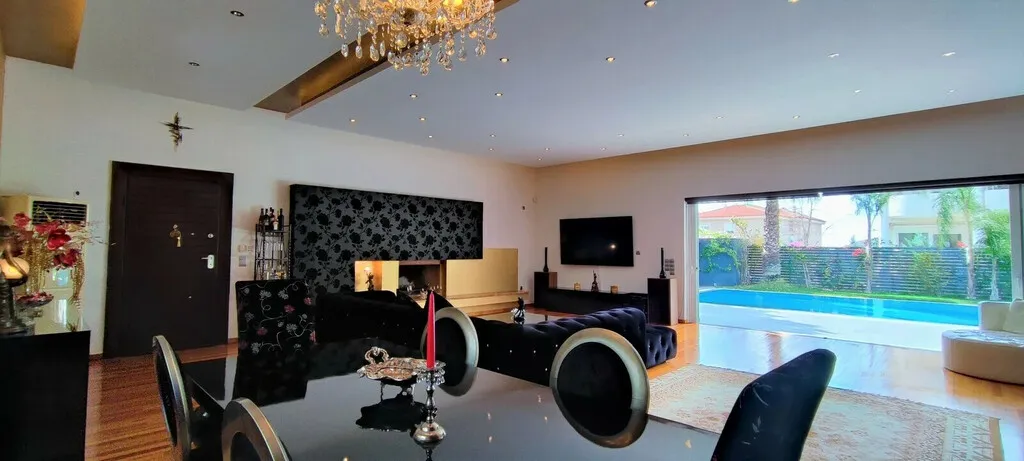 βίλα προς πώληση 290 τ.μ Καλύβια Θορικού Υπόλοιπη Αττικής