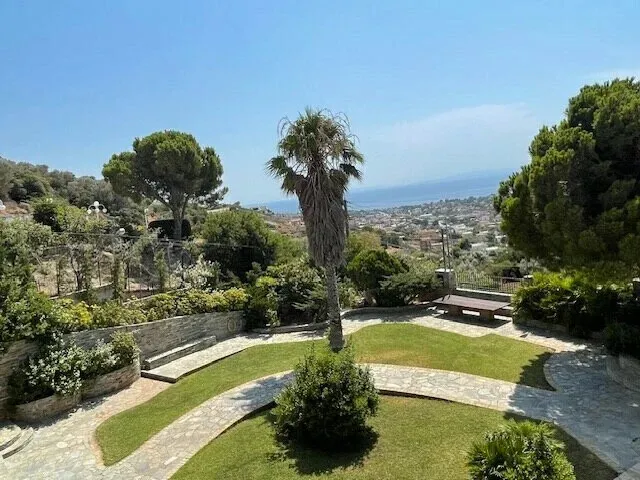 βίλα προς πώληση 530 τ.μ Καλύβια Θορικού Υπόλοιπη Αττικής