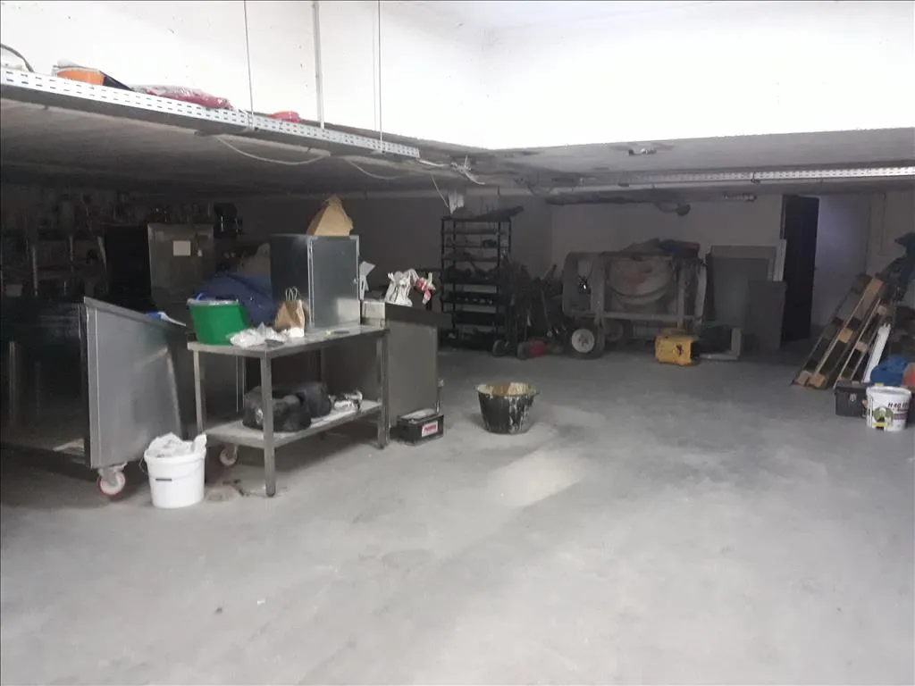 εμπορικό ακίνητο προς πώληση 600 τ.μ Λυκόβρυση Βόρεια Αθήνας