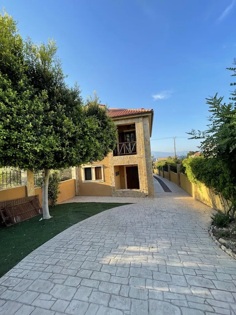 μονοκατοικία προς πώληση 160 τ.μ Ξυλόκαστρο Κορινθία