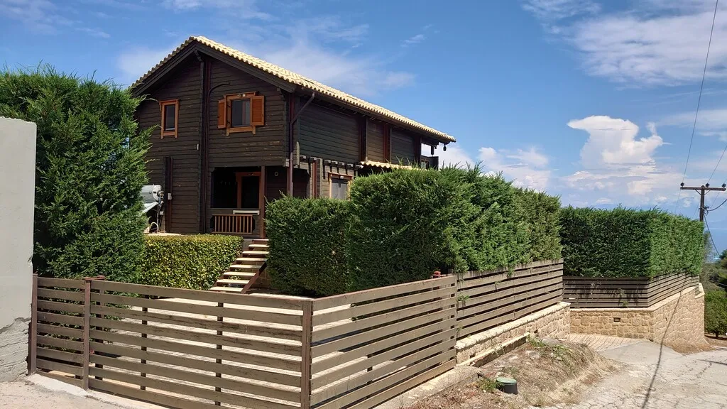 μονοκατοικία προς πώληση 200 τ.μ Ξυλόκαστρο Κορινθία