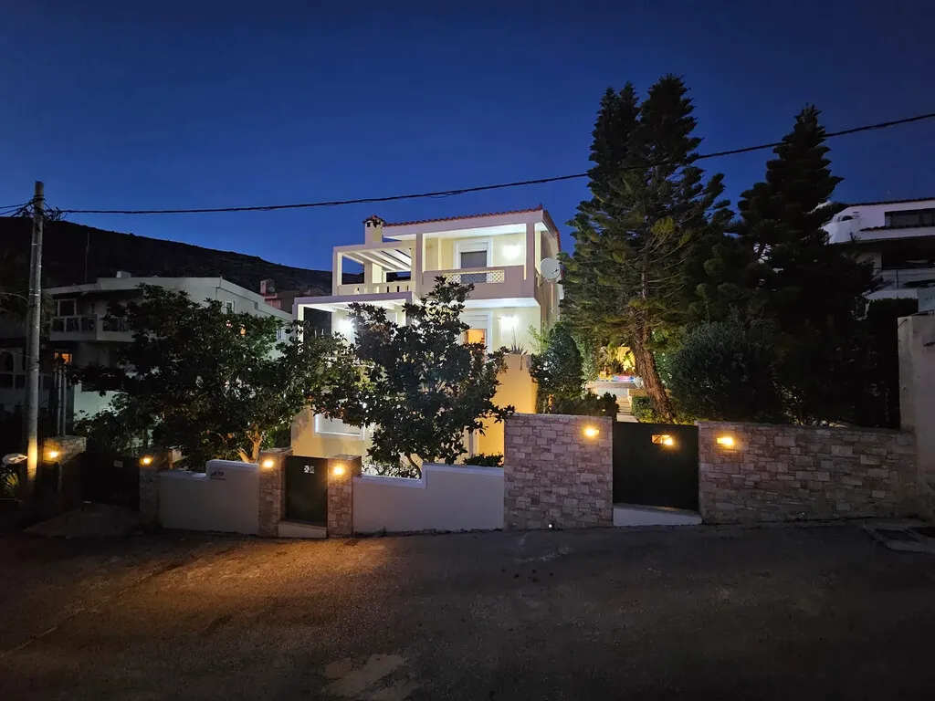 βίλα προς πώληση 200 τ.μ Παλαιά Φώκαια Υπόλοιπη Αττικής