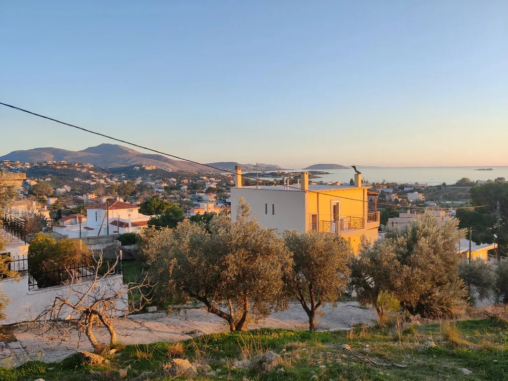 γη προς πώληση 633 τ.μ Καλύβια Θορικού Υπόλοιπη Αττικής