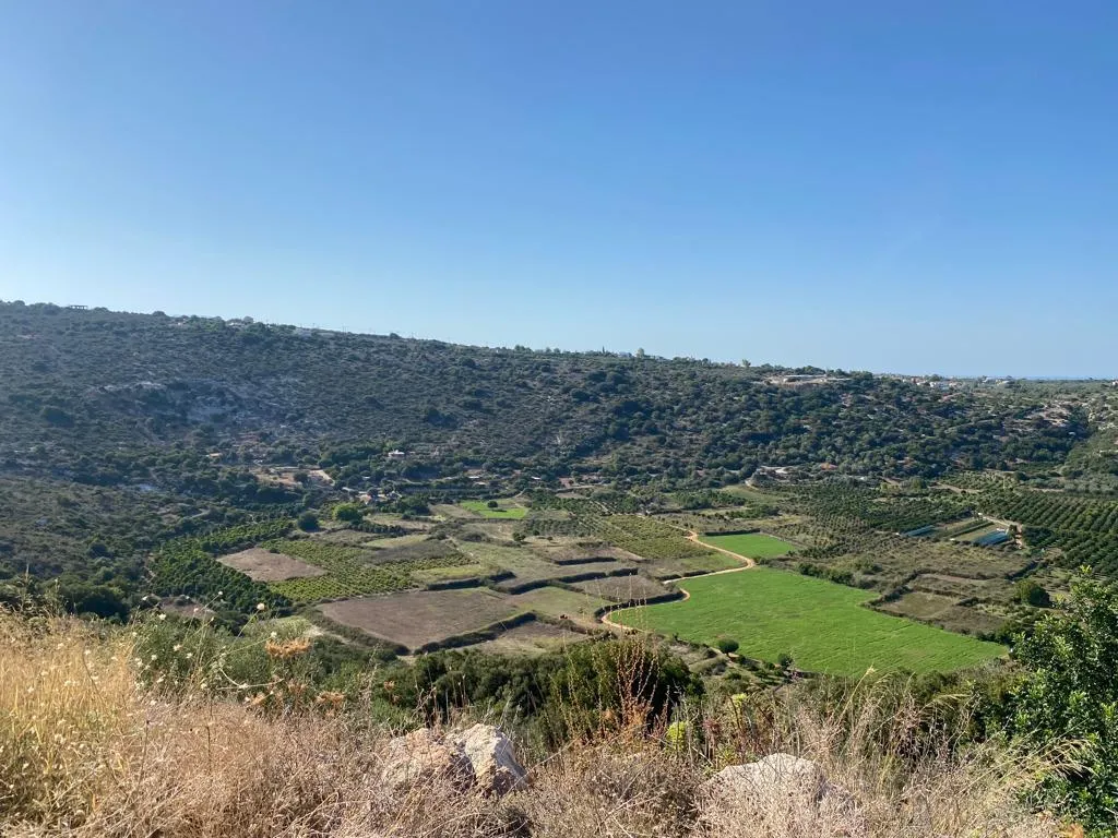 γη προς πώληση 1400 τ.μ Ακρωτήρι Νομός Χανίων