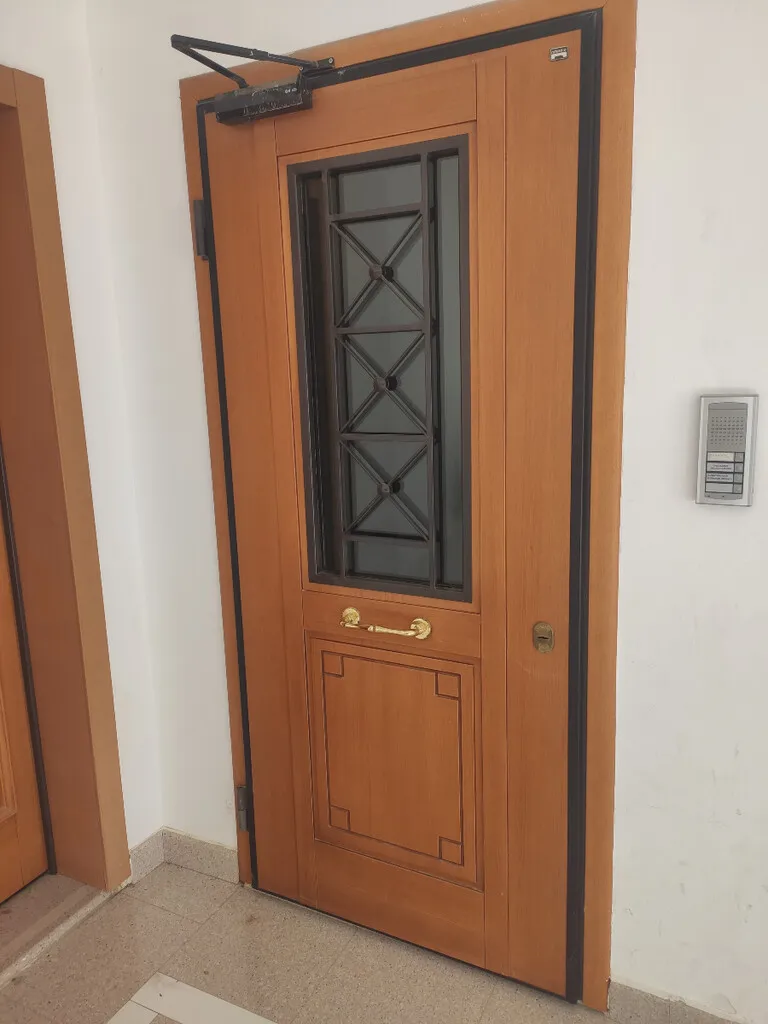 επιχείρηση προς πώληση 450 τ.μ Γλυφάδα Νότια Αθήνας