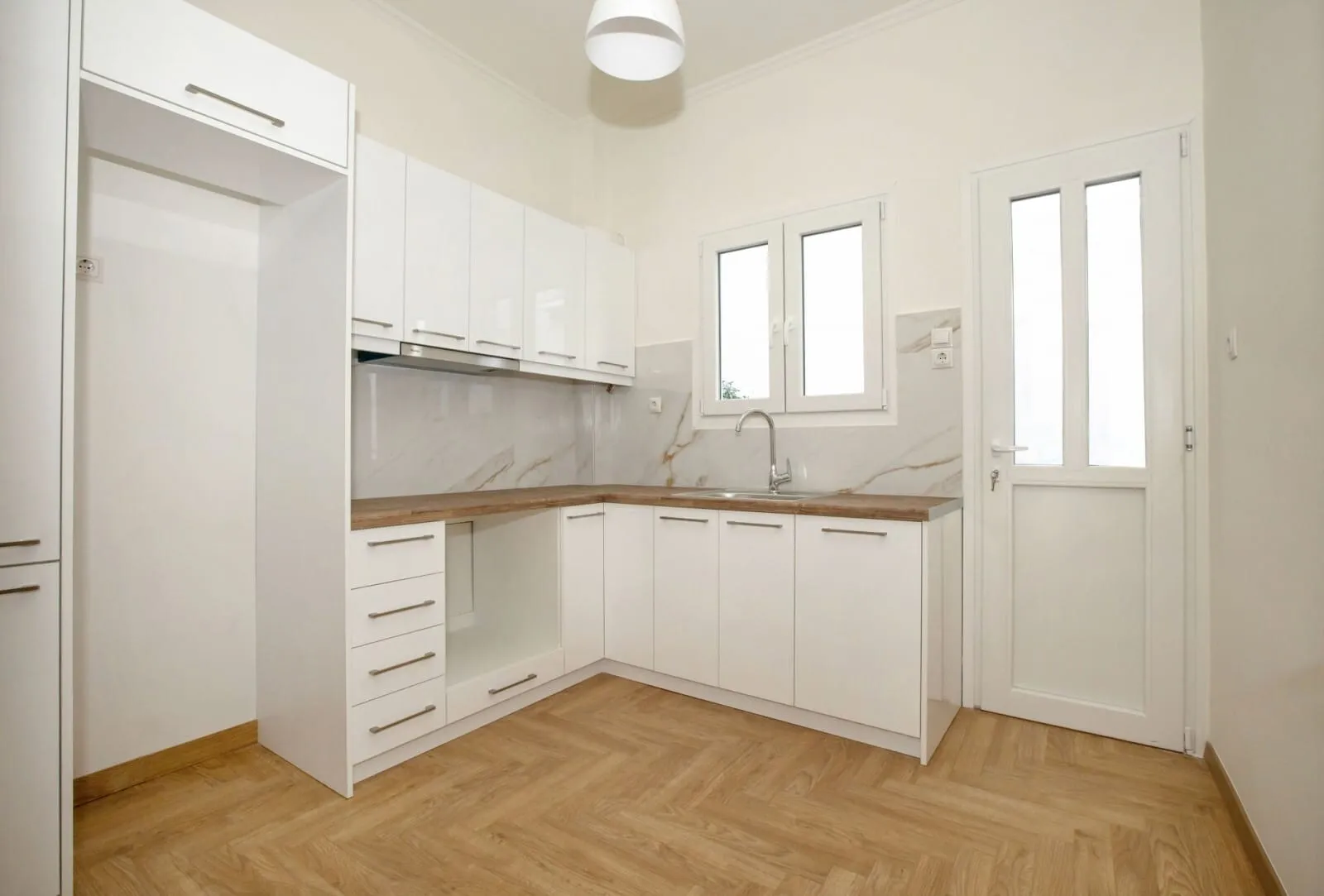 διαμέρισμα προς πώληση 93 τ.μ Σεπόλια - Σκουζέ Κέντρο Αθήνας