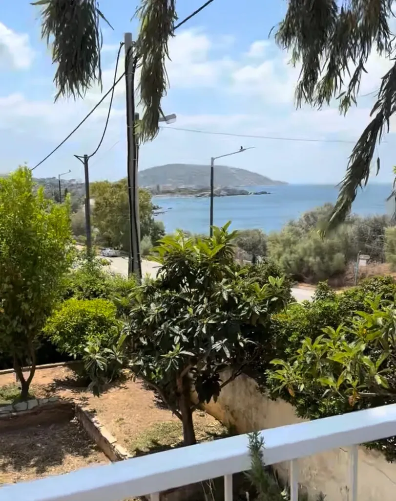 μεζονέτα προς πώληση 125 τ.μ Σαρωνίδα Υπόλοιπη Αττικής