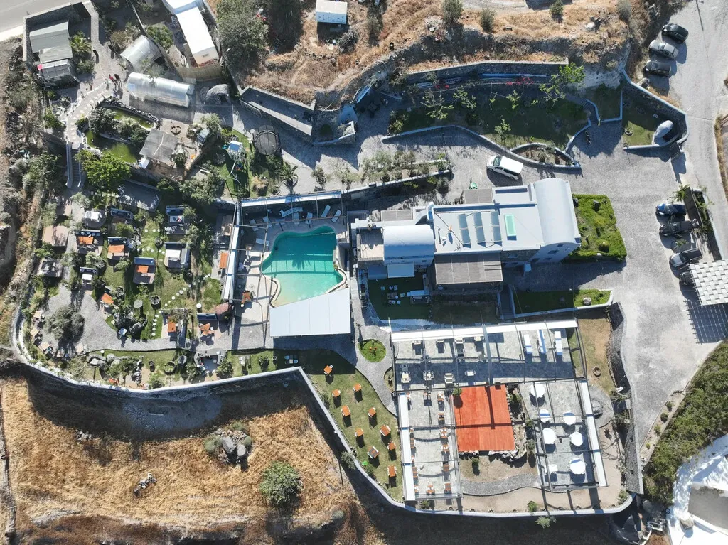 επιχείρηση προς πώληση 650 τ.μ Σαντορίνη Κυκλάδες