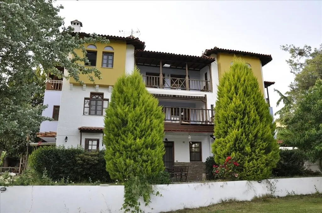 επιχείρηση προς πώληση 450 τ.μ Πολύγυρος Χαλκιδική