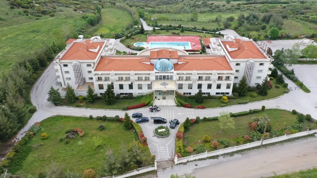 ξενοδοχείο προς πώληση 4390 τ.μ Ωραιόκαστρο Προάστια Θεσσαλονίκης