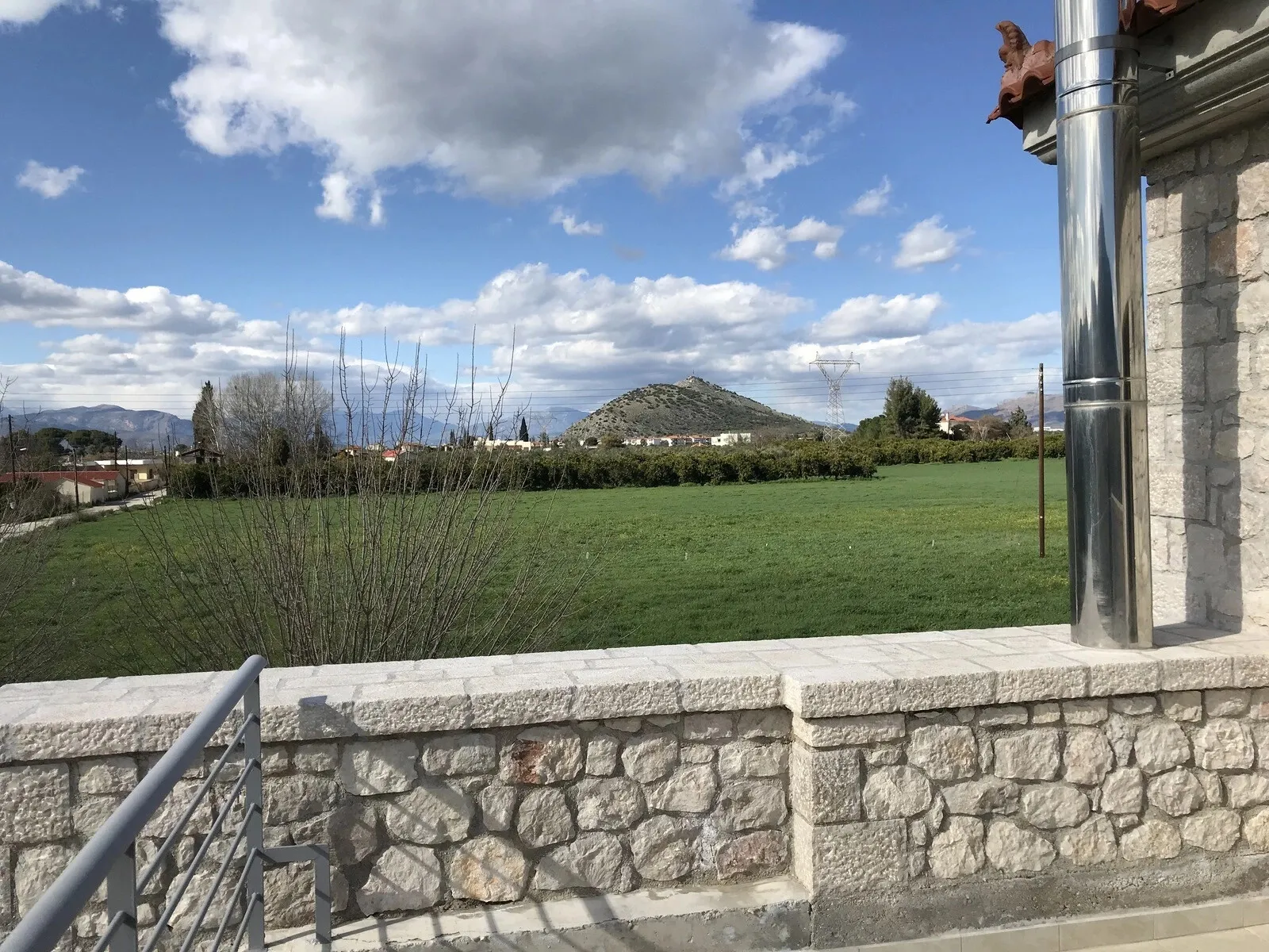 συγκρότημα προς πώληση 600 τ.μ  Αχαΐα