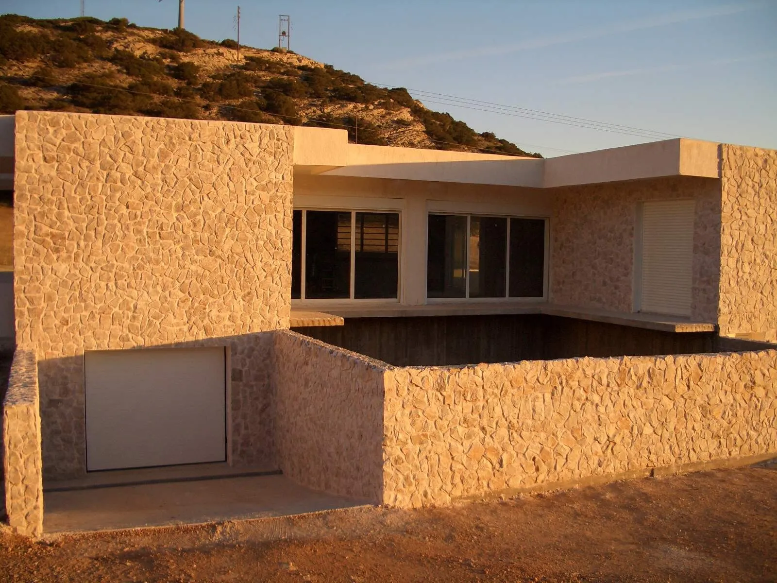 διαμέρισμα προς πώληση 320 τ.μ Κερατέα Υπόλοιπη Αττικής