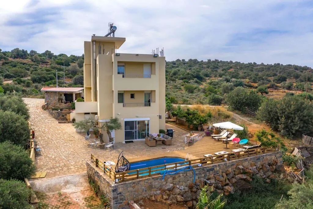 μεζονέτα προς πώληση 400 τ.μ Βραχάσι Νομός Λασιθίου