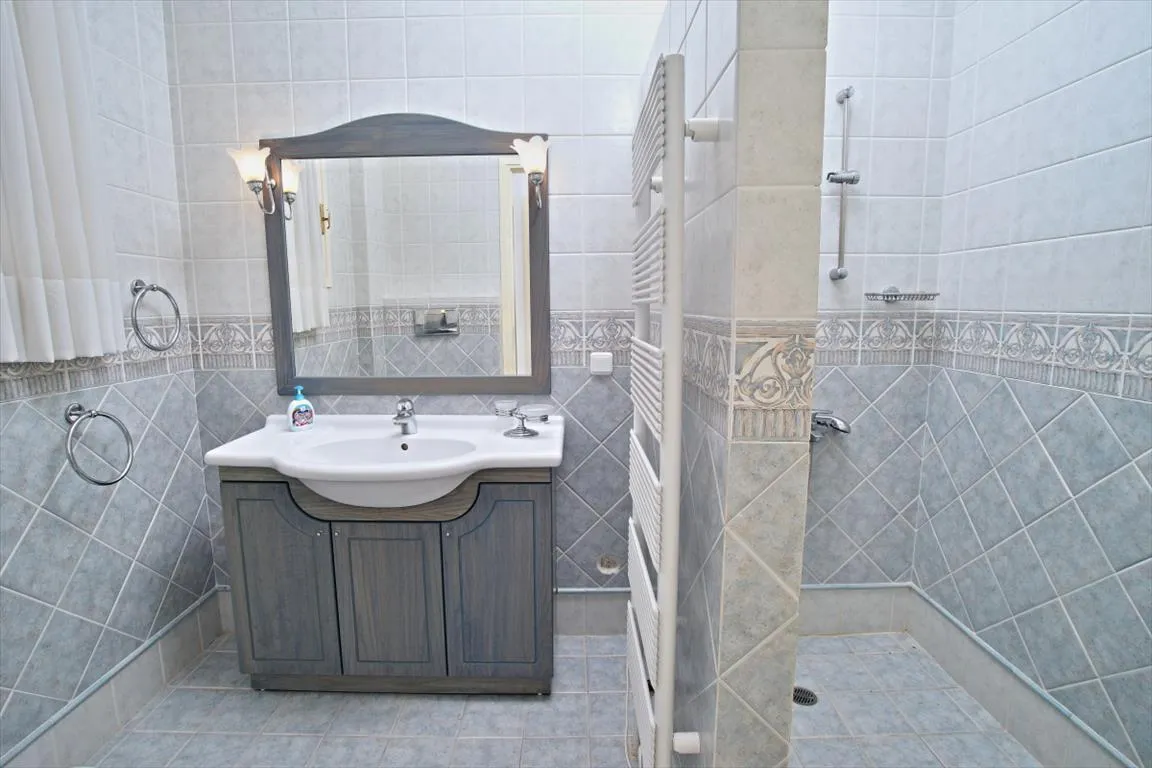 1152