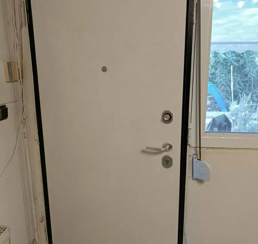 900