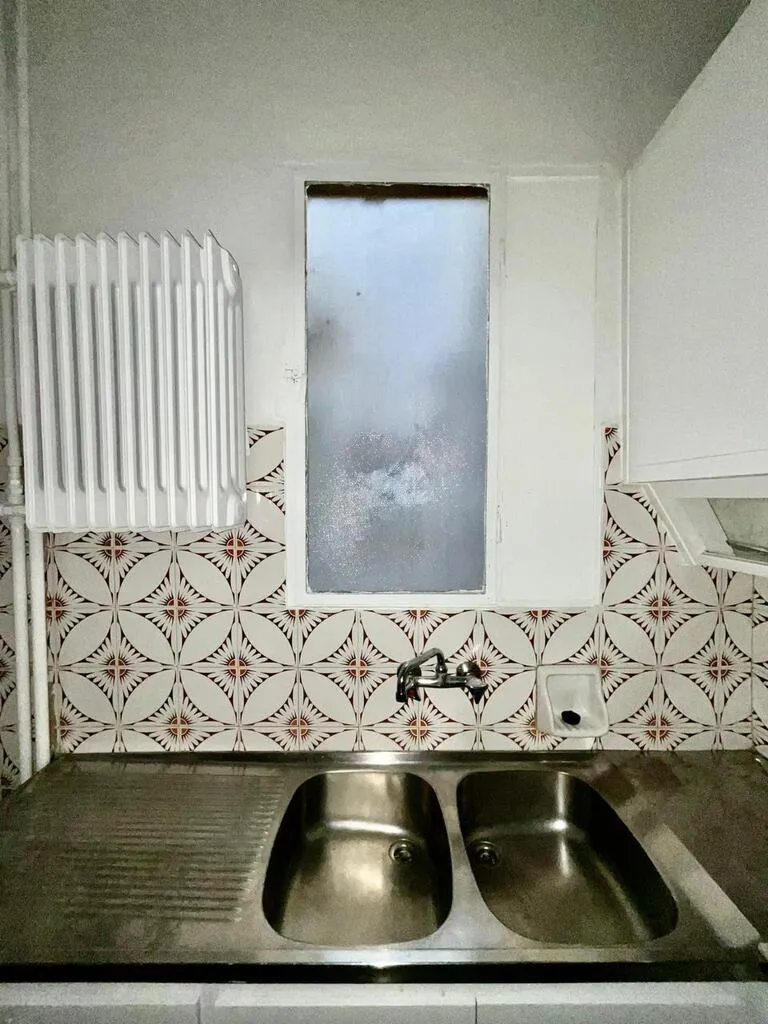 768