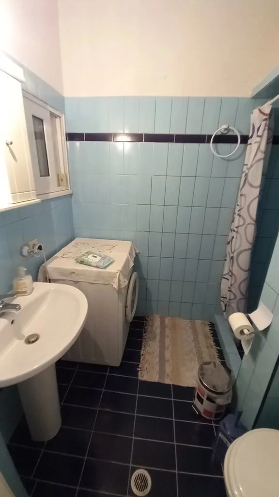 576