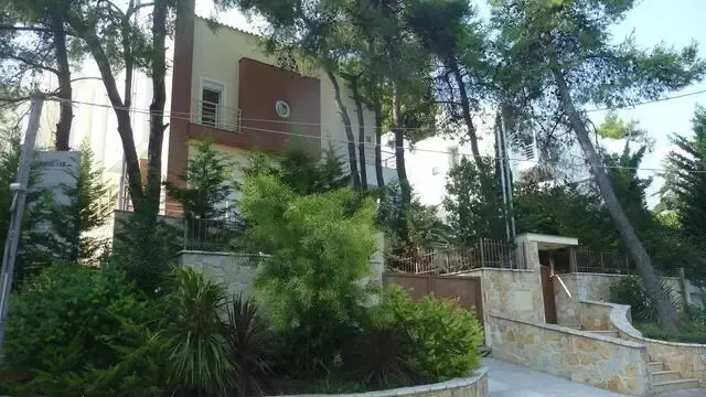 640