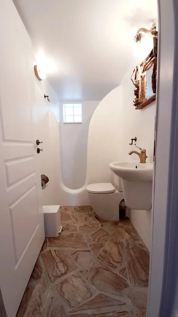 576