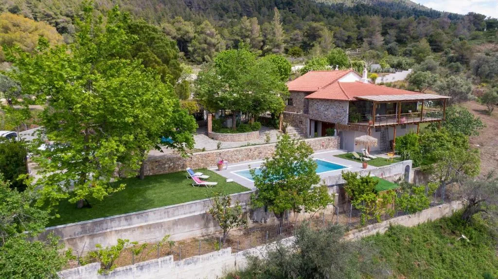 μονοκατοικία προς πώληση 120 τ.μ Μεσσάπια Εύβοια