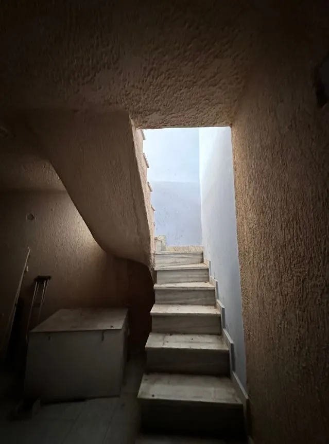 639